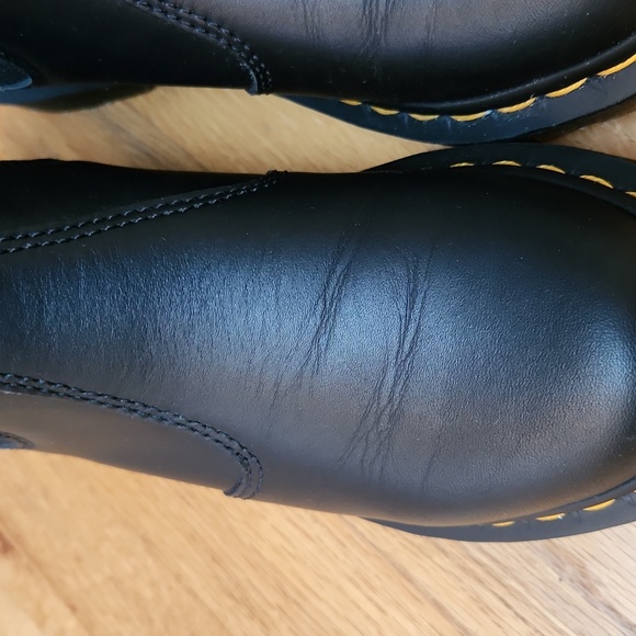 Dr. Martens 2976 Chelsea Boot - Picture 7 of 12